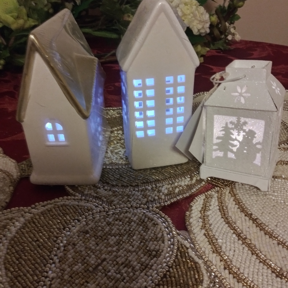 Houses ceramic & lantern snowflakes